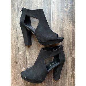 Report Ankle Bootie